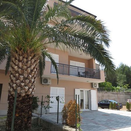 Apartments Ljubicic Podstrana Bagian luar foto