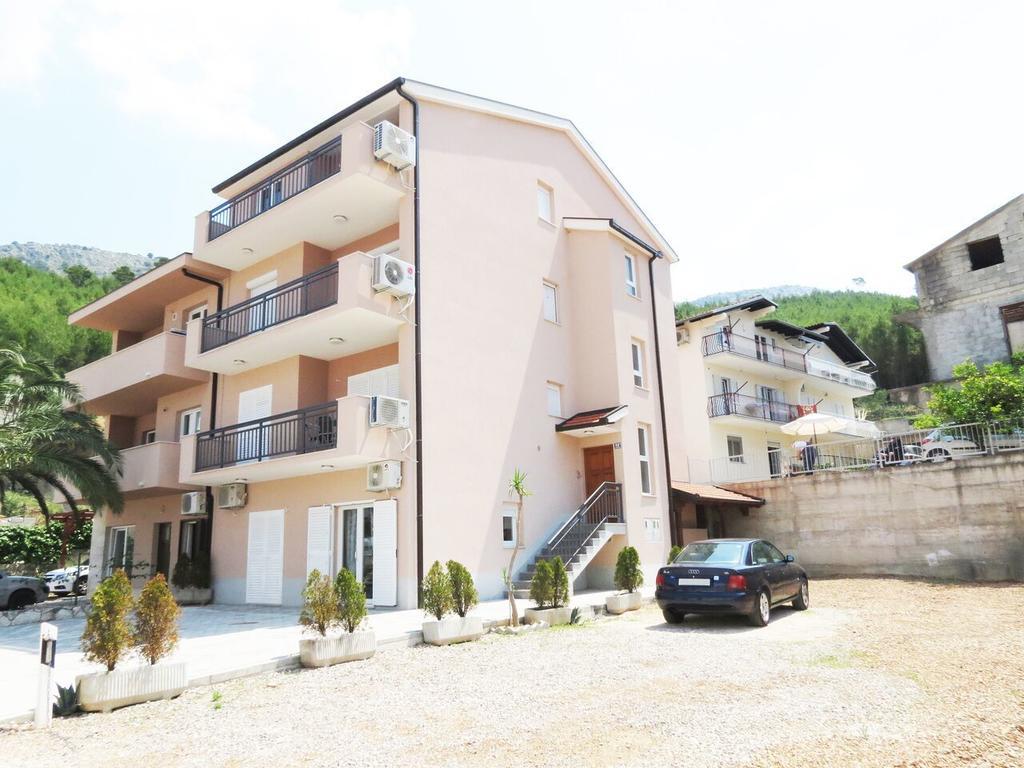 Apartments Ljubicic Podstrana Bagian luar foto