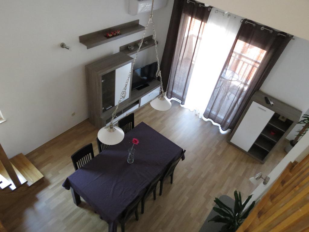 Apartments Ljubicic Podstrana Ruang foto