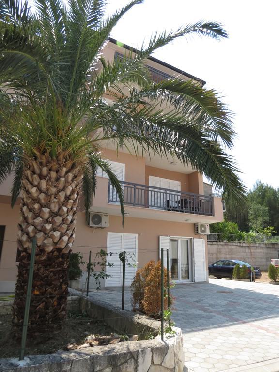 Apartments Ljubicic Podstrana Bagian luar foto