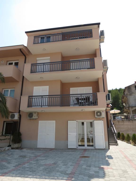 Apartments Ljubicic Podstrana Bagian luar foto