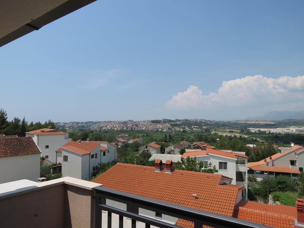 Apartments Ljubicic Podstrana Ruang foto