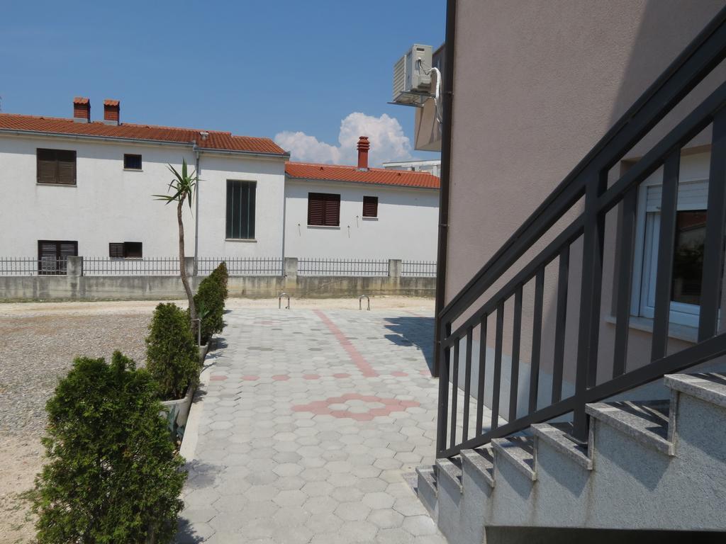 Apartments Ljubicic Podstrana Bagian luar foto